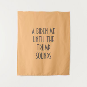 EIN BIDEN MIR, BIS DER TRUMP KLAMMT WANDTEPPICH