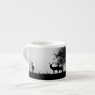 Ein Bild des Nebels einiger Rotwild morgens Espressotasse