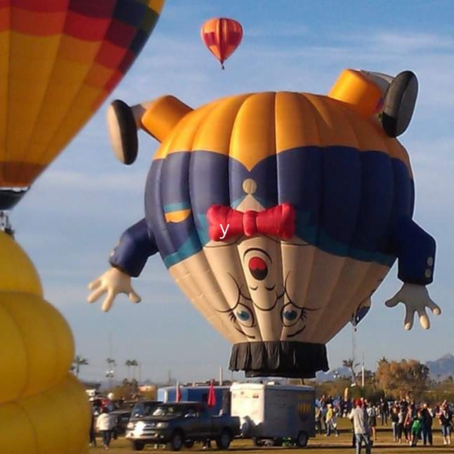 Ein Bild eines Humpty Dumpty Hot Air Ballons Thermobecher (Annual Lake Havasu Hot Air Balloon Festival )