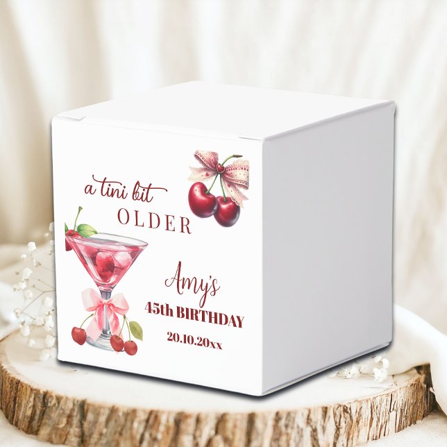 Ein bisschen älter Cherry Martini 45. Geburtstag Geschenkschachtel (Von Creator hochgeladen)