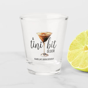 Ein bisschen älterer Martini-Cocktail-Themen-Gebur Schnapsglas