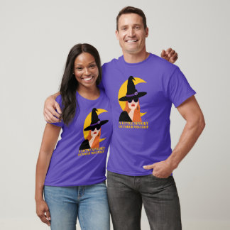 Ein bisschen unheimlicher Oktober-Schabernack-Hexe T-Shirt