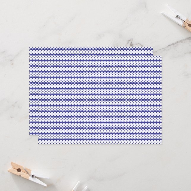 Ein blauer Himmel mit verstreuten weißen Wolken. Einladung (Vorderseite/Rückseite Beispiel)