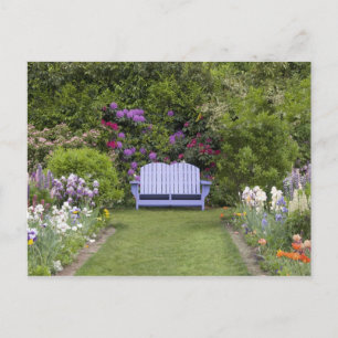 Ein blauer Sitzplatz empfängt Sie in einer bunten  Postkarte