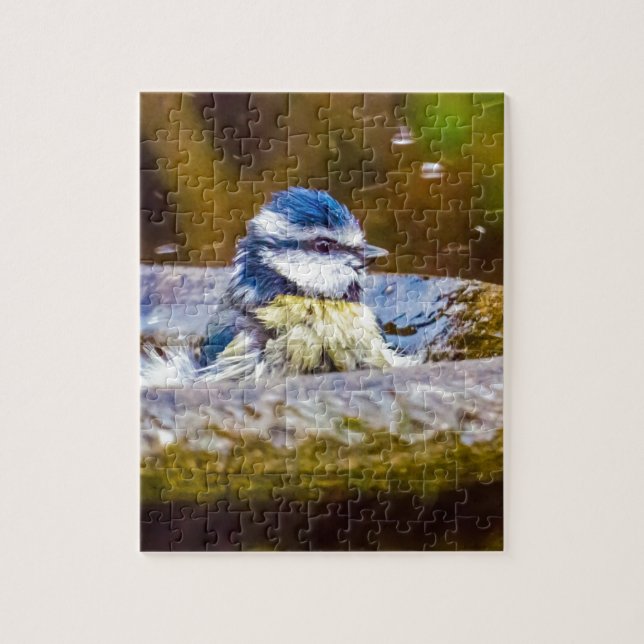 Ein blauer Tit im Birdbath Puzzle (Vertikal)