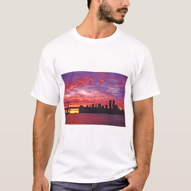 Ein brillanter Sonnenuntergang, Silhouette von Low T-Shirt (Vorderseite)