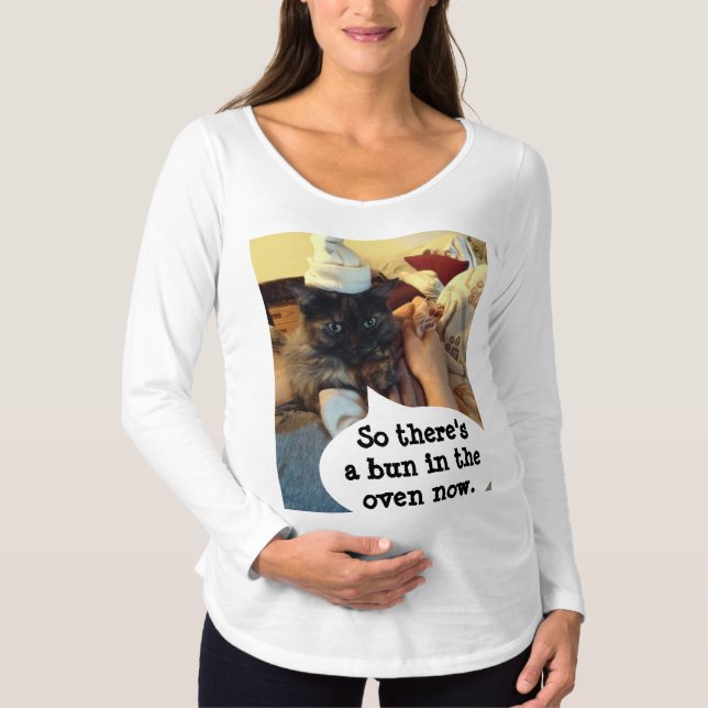 Ein Bun im Oven Maternity Shirt von RoseWrits (Vorderseite)