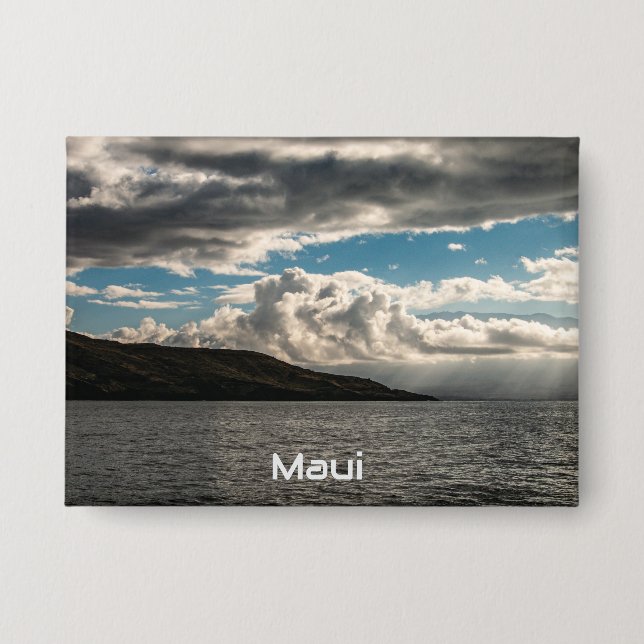 Ein Button mit Wolken über Maui (Vorderseite)