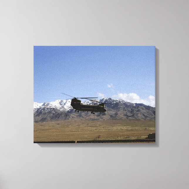 Ein CH-47 Chinook startet Leinwanddruck (Vorderseite)