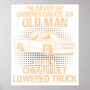 Ein Chevrolet-Lastwagen mit abgesenktem Oldtimer a Poster