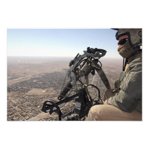 Ein Crewleiter sucht nach misstrauischer Tätigkei Fotodruck