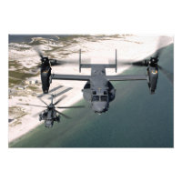 Ein CV-22 Osprey und ein MH-53 Pave Low