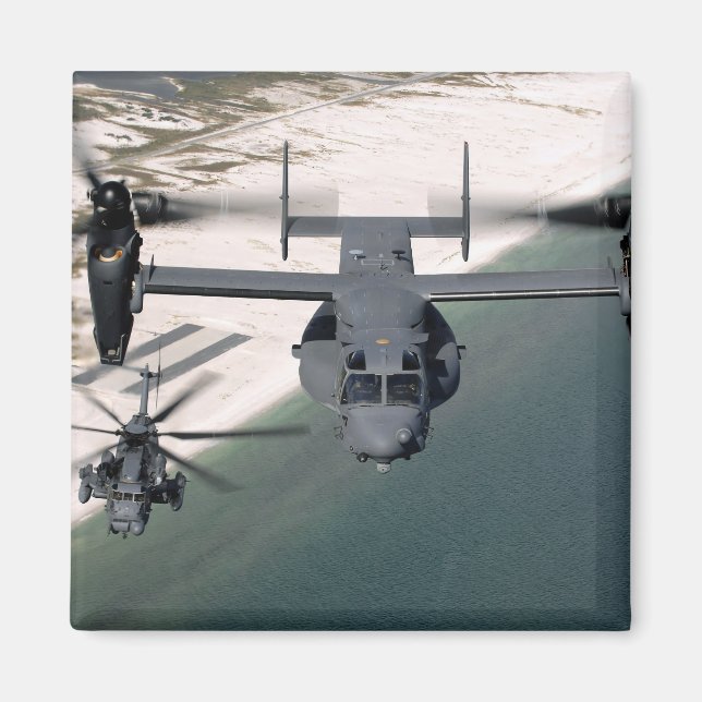 Ein CV-22 Osprey und ein MH-53 Pave Low Magnet (Vorne)