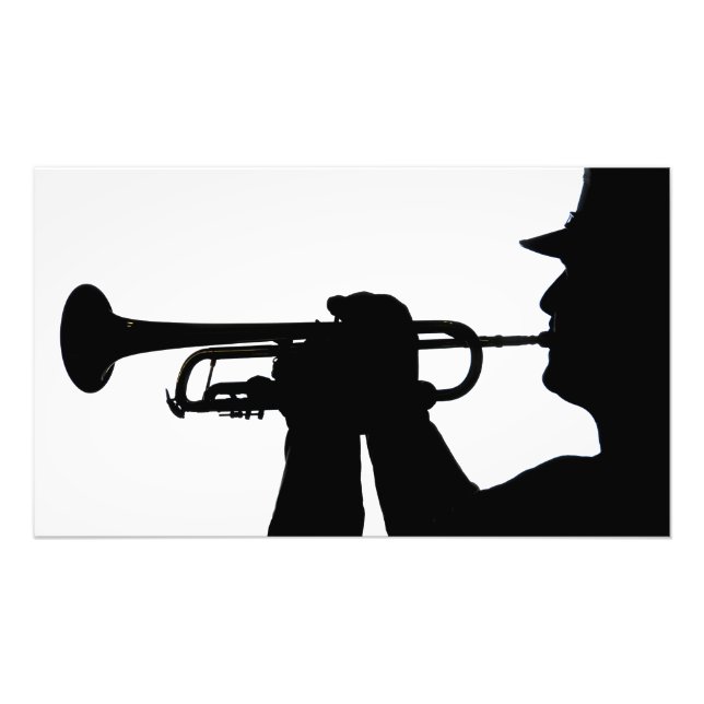 Ein Dienstmitglied spielt eine Melodie Fotodruck (Vorne)