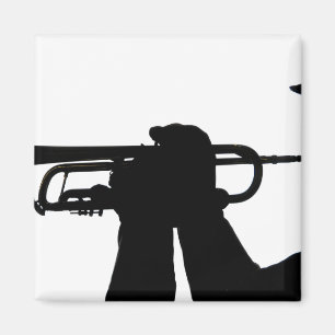 Ein Dienstmitglied spielt eine Melodie Magnet