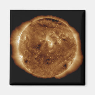 Ein dunkler Riss in der Atmosphäre der Sonne Magnet