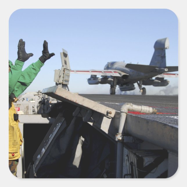 Ein EA-6B Prowler startet vom Cockpit Quadratischer Aufkleber (Vorderseite)