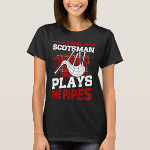 Ein echter Schotte spielt die Pipes-schottischen B T-Shirt