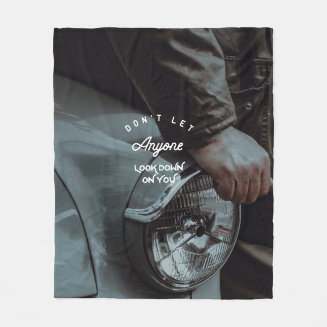 >- > ein einer netten >-> Fleece-Decke Fleecedecke (Vorderseite)