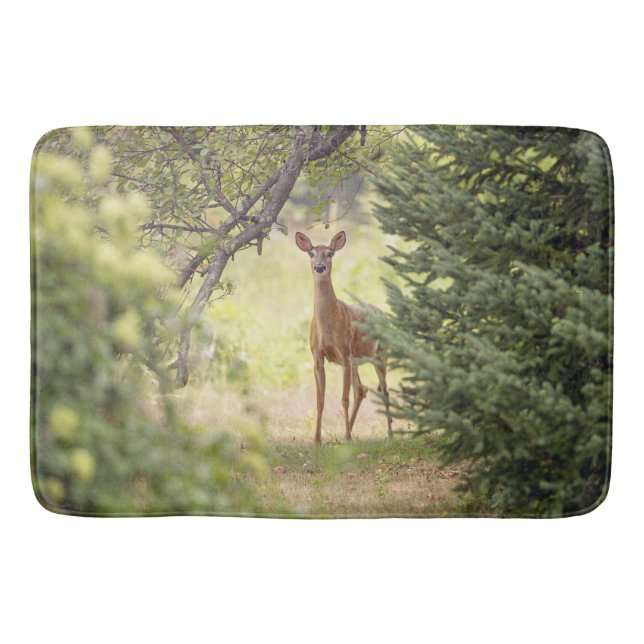 Ein einsamer Hirsch Badematte (Vorderseite)