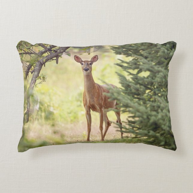 Ein einsamer Hirsch Dekokissen (Vorderseite)
