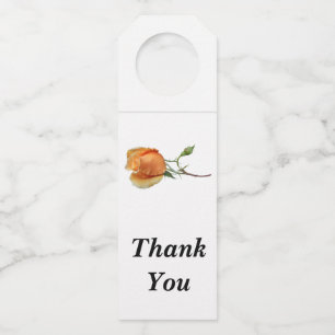 Ein einzelner Rosenschnitt   Flaschenanhänger