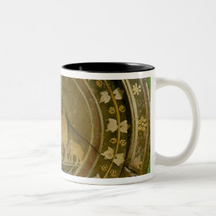 Ein Elefant benutzt im Krieg gegen Zweifarbige Tasse
