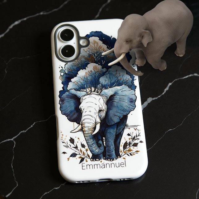 Ein Elefant läuft unter den Bäumen Case-Mate iPhone Hülle (Von Creator hochgeladen)