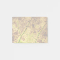 Ein erdgelbes und braunes Blätterbild