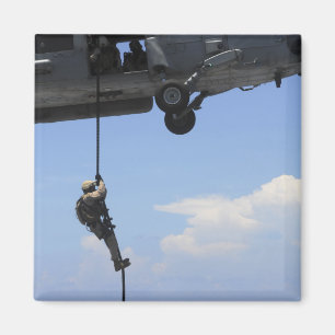 Ein explosiver Verordnungsbeseitigungstechniker Magnet