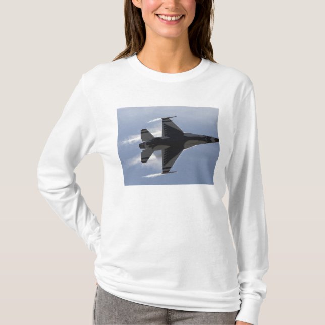 Ein F-16-Kampffalken zieht hohe Gs T-Shirt (Vorderseite)