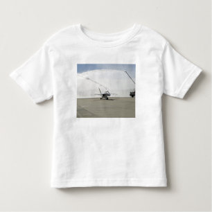 Ein F-18-Flugzeug Kleinkind T-shirt