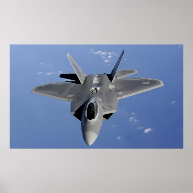 Ein F-22 Raptor bewegt sich in Position, um f zu e Poster (Vorne)