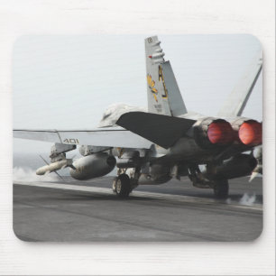 Ein F/A-18C Hornet startet vom Cockpit 2 Mousepad