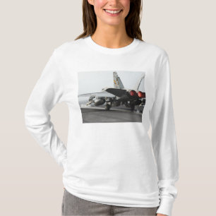 Ein F/A-18C Hornet startet vom Cockpit 2 T-Shirt