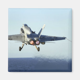 Ein F/A-18C Hornet startet vom Cockpit Magnet