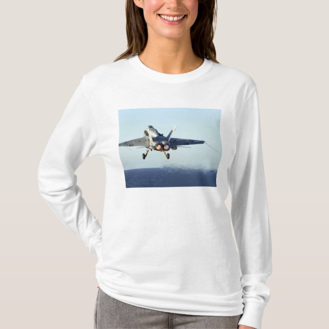 Ein F/A-18C Hornet startet vom Cockpit T-Shirt (Vorderseite)