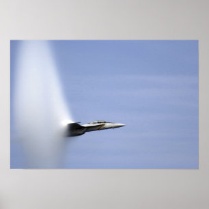 Ein F/A-18E Super Hornet erreicht die Geschwindigk Poster
