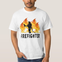 Ein Feuerwehrmann flammt