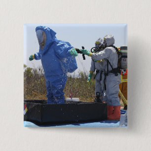 Ein Flieger steht in einer Wanne Button