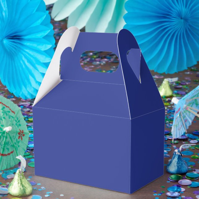 ein Flugzeug, das am Himmel fliegt Geschenkschachtel (Party)