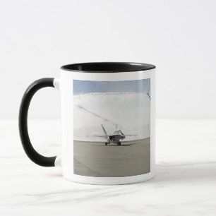 Ein Flugzeug F-18 Tasse