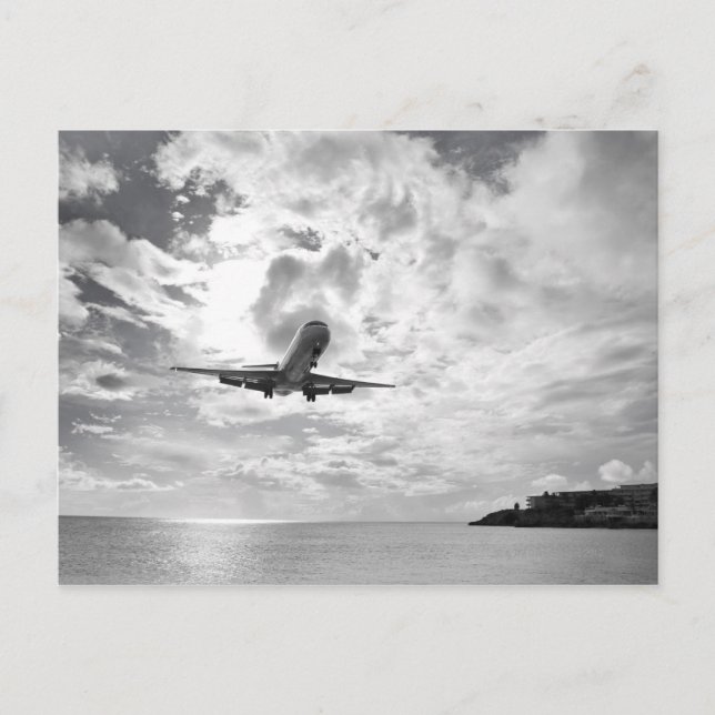 Ein Flugzeug landet in Princess Postkarte (Vorderseite)
