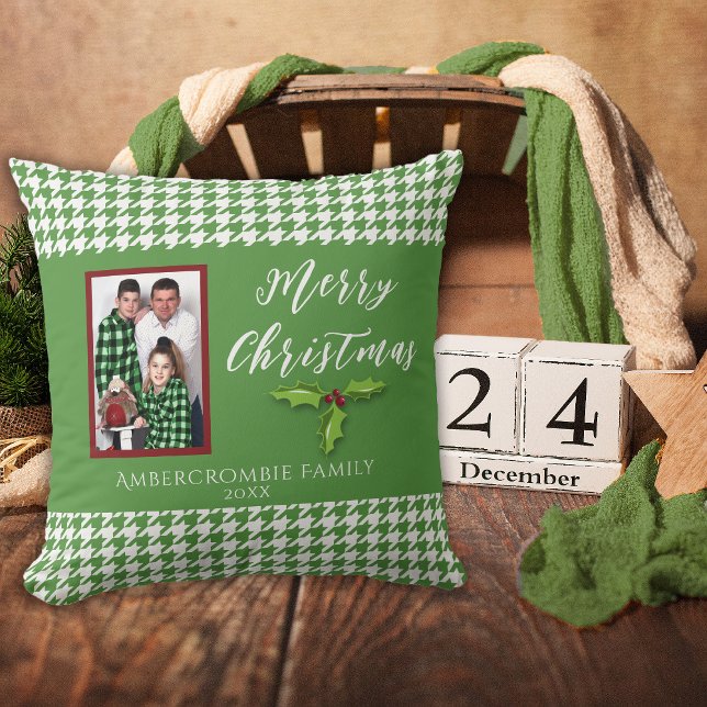 Ein Foto Holiday Green und White Hahnentrittmuster Kissen (Lovely green houndstooth Christmas pillow for your holidays.)
