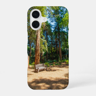 Ein friedlicher Fußweg zum Descanso Gardens iPhone 16 Hülle