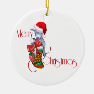 Ein fröhliches Weihnachtsziegenbaby im Strumpf-Orn Keramikornament