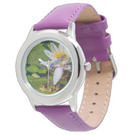 Ein Frosch unter einer Seeroseblume Armbanduhr