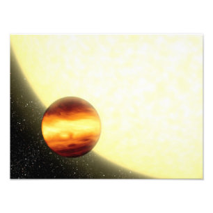 Ein Gas-riesiger Planet, der sehr nahes in Umlauf Fotodruck