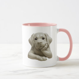Ein glänzender beige Hund. Tasse