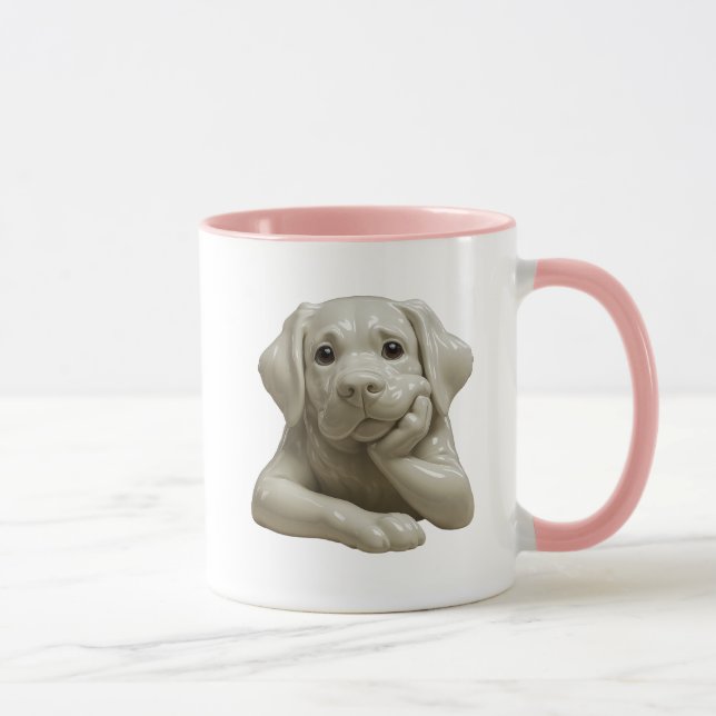 Ein glänzender beige Hund. Tasse (Rechts)